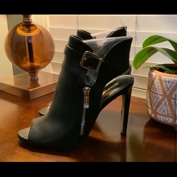 Black BCBGENERATION Heels - Picture 7 of 8